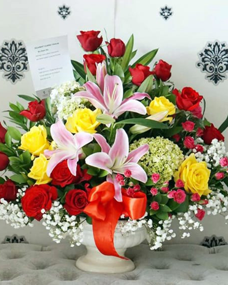 Bunga Bucket Meja Modern - Immanuel Florist Batu Bunga Bucket Meja Modern - Immanuel Florist Batu