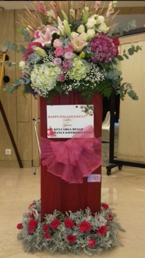 Standing Flowers Elegan - Immanuel Florist Batu Standing Flowers Elegan - Immanuel Florist Batu